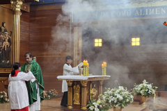 BENDICION-CON-MANTOS-TIRANA-2024-11